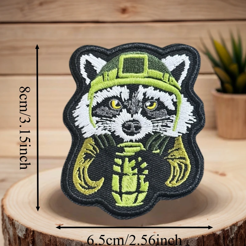 Parche táctico bordado mapache con velcro para casco y chaleco - imagen 2