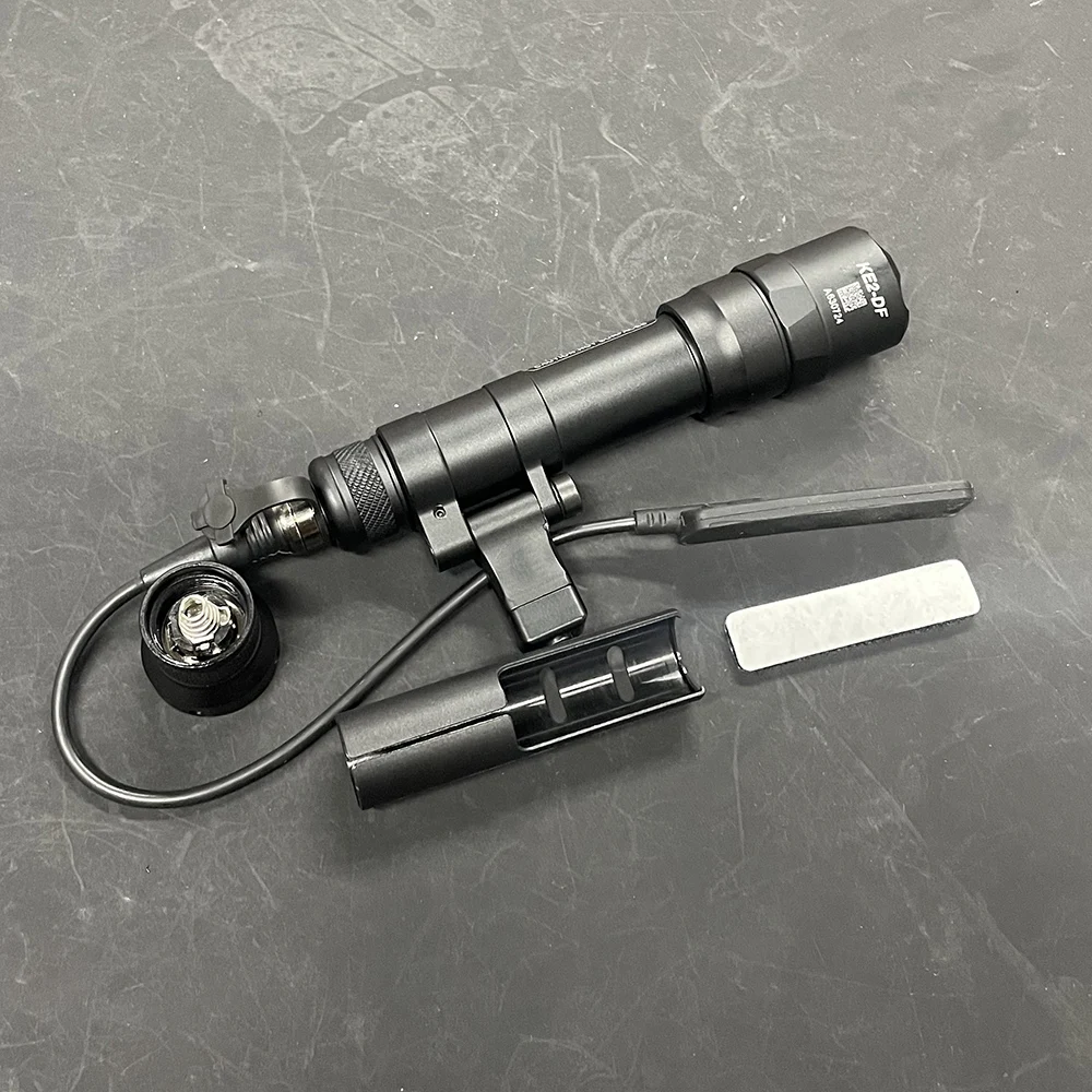 Linterna táctica LED luz blanca con interruptor de presión remoto