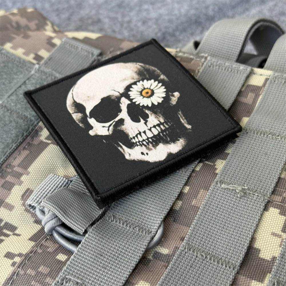 Parche táctico calavera chevron – Insignia militar velcro mochila - imagen 4