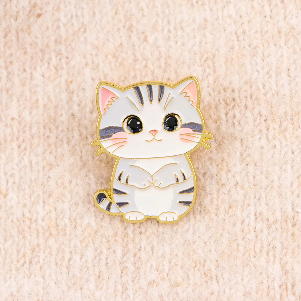 Pin esmalte gato gris – broche solapa para mochila - imagen 4