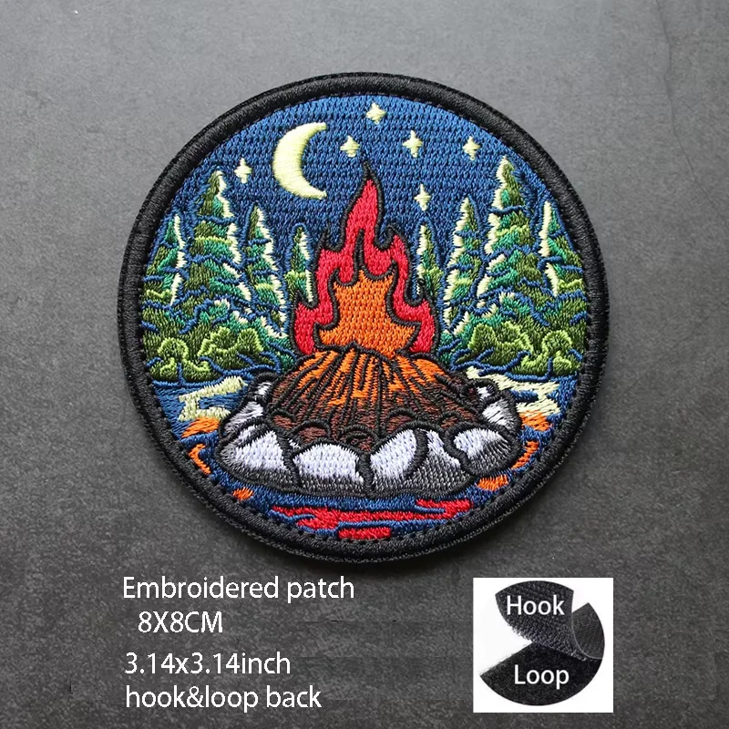 Parche bordado paisaje montaña con velcro para mochila outdoor