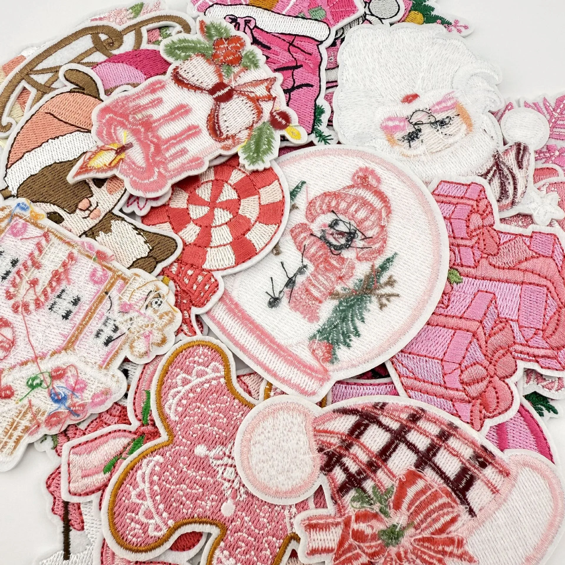 Parches navideños bordados para festivales y manualidades