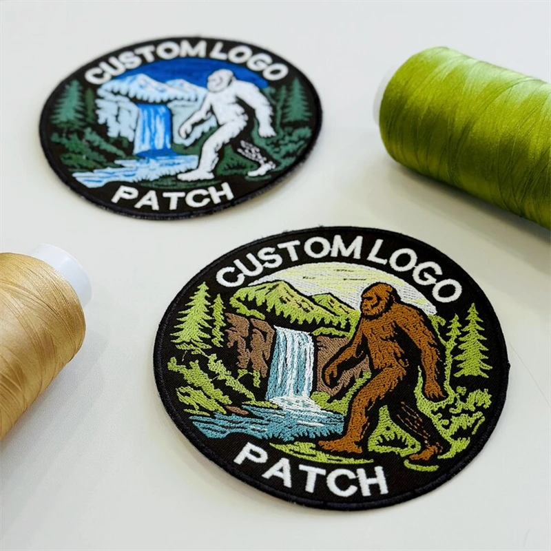 Parche bordado termoadhesivo Bigfoot Savage con logo y texto - imagen 4
