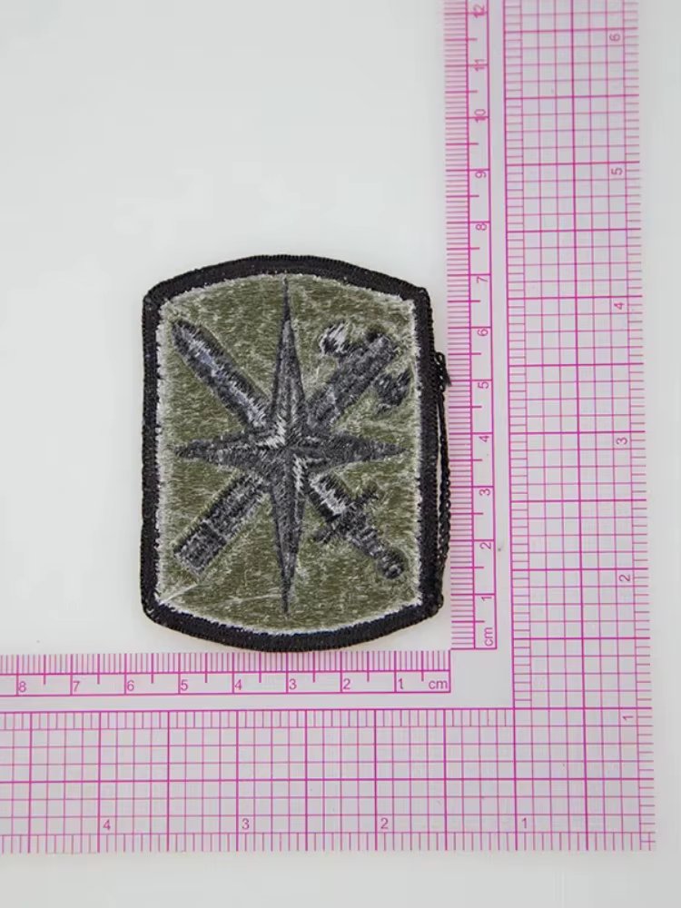 Brazalete táctico con parche BDU americano
