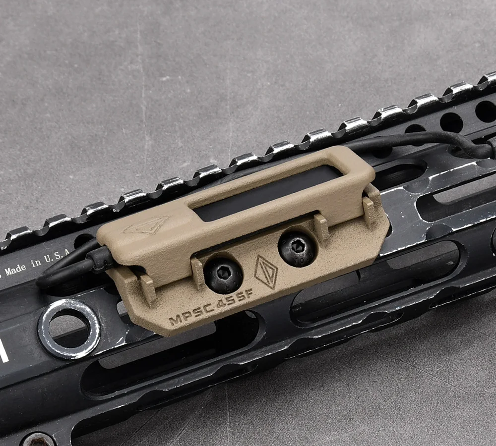 Interruptor de presión MPSC 45 SF ST07 instalado en rail M-Lok de airesoft