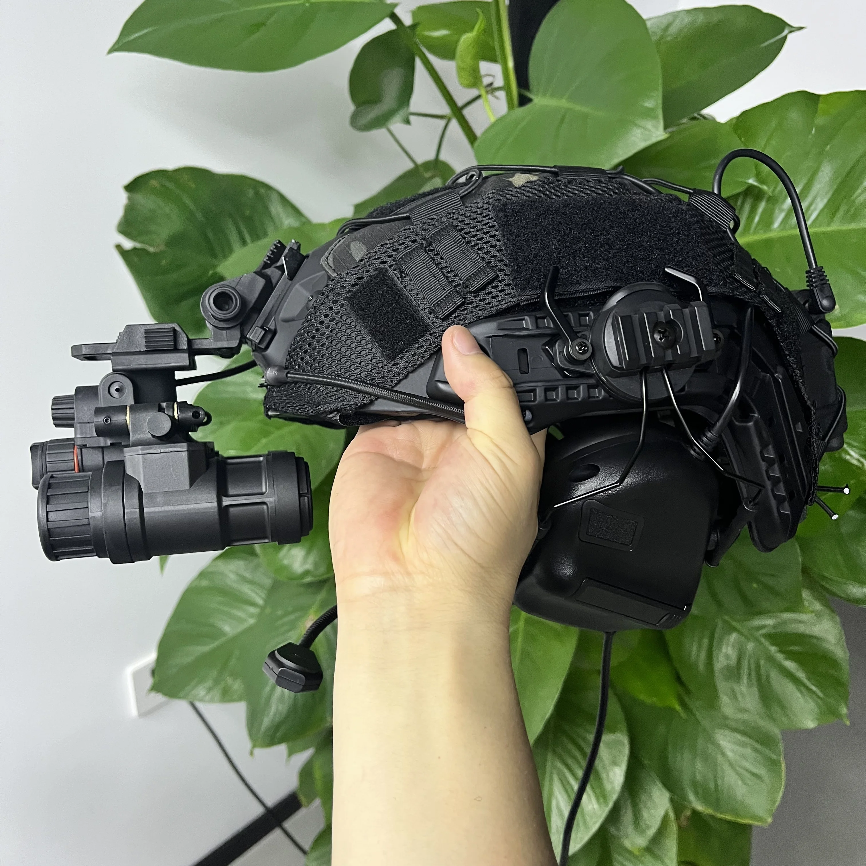 Casco táctico rápido con protección y accesorios de tiro - imagen 2