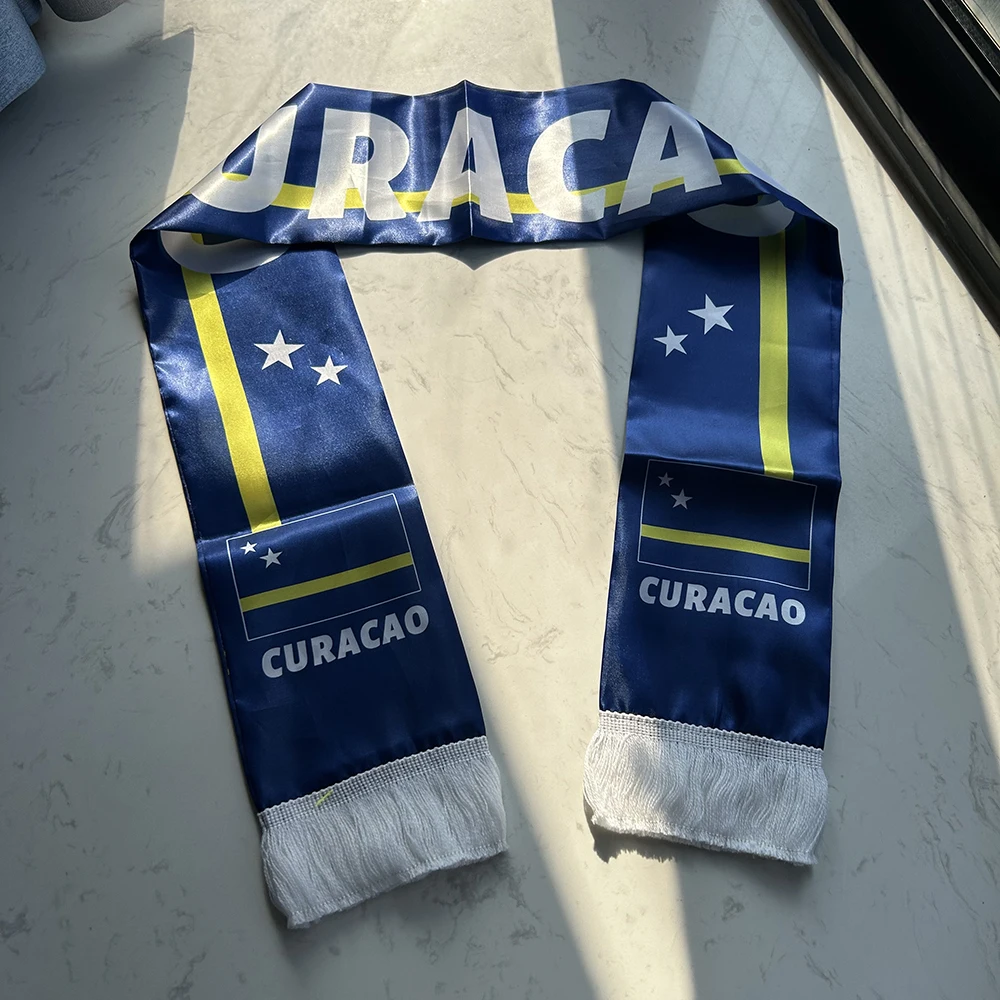 Bufanda Curazao de satén con borlas, estampada por ambos lados - imagen 5
