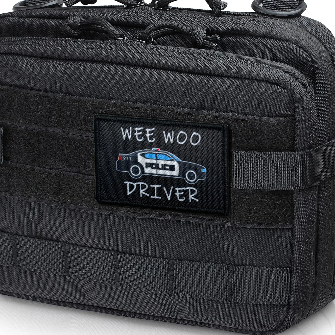 Parche Wee Woo colocado en una mochila
