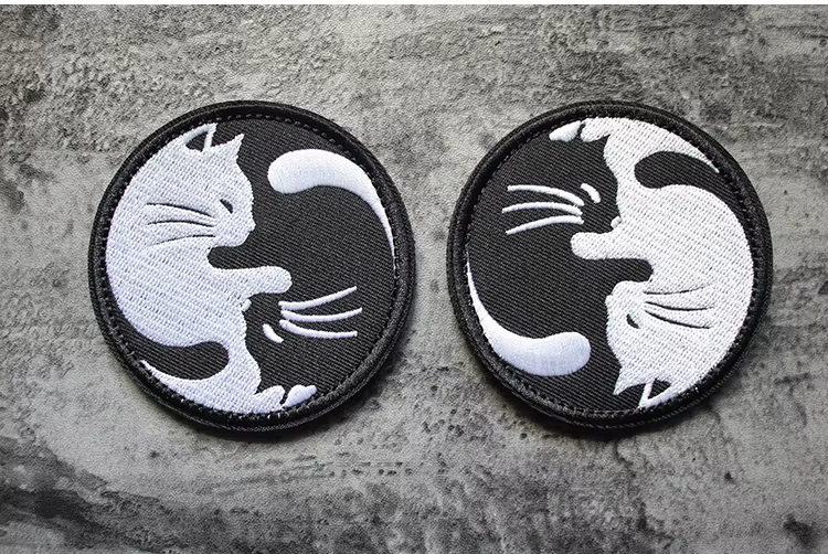 Parche de gato Tai Chi visto de frente