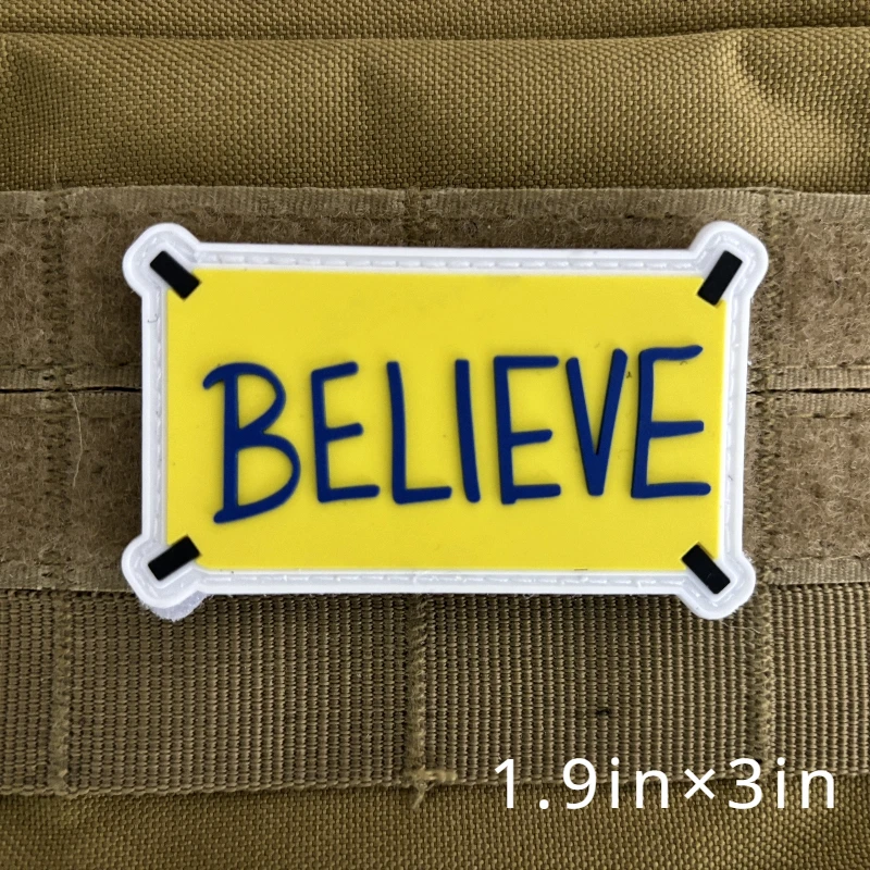 Parche de PVC Believe adhesivo para mochila con diseño de Fútbol