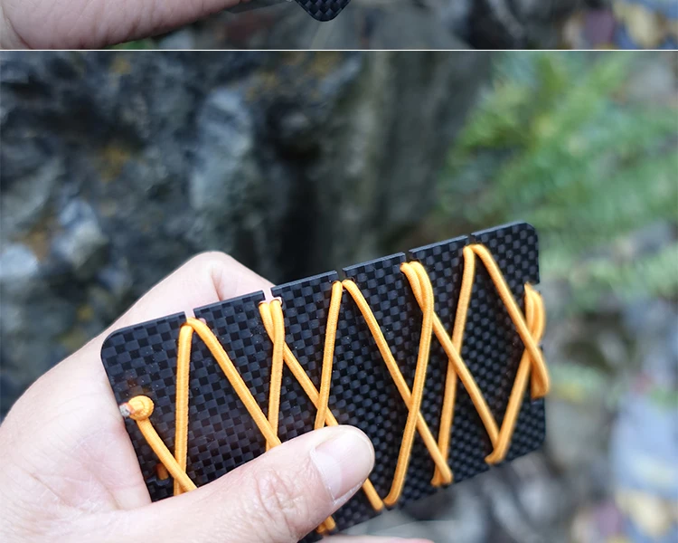 Tarjetero EDC fibra de carbono con cordón elástico para organización - imagen 5