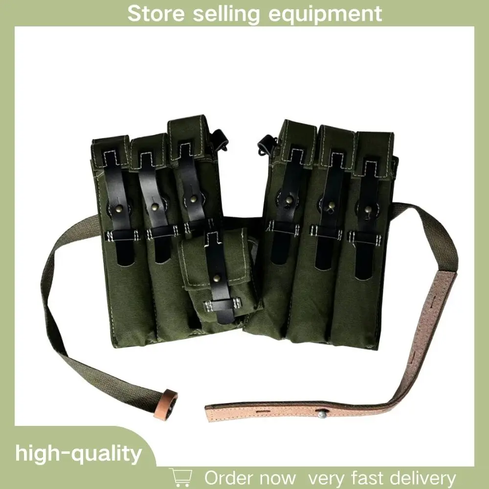 Bolsa de lona verde con detalles metálicos