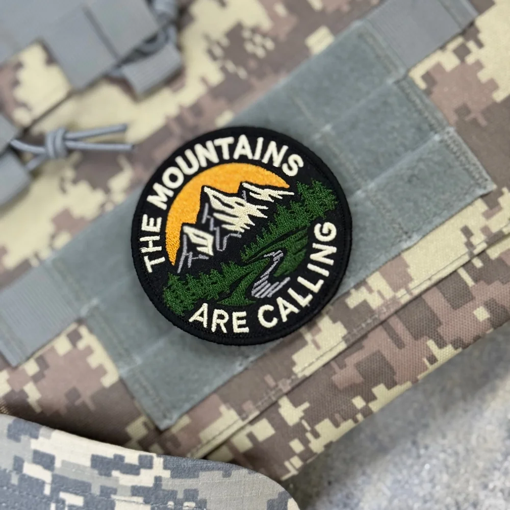 Parche bordado outdoor Montes Llaman – insignia para mochila - imagen 5