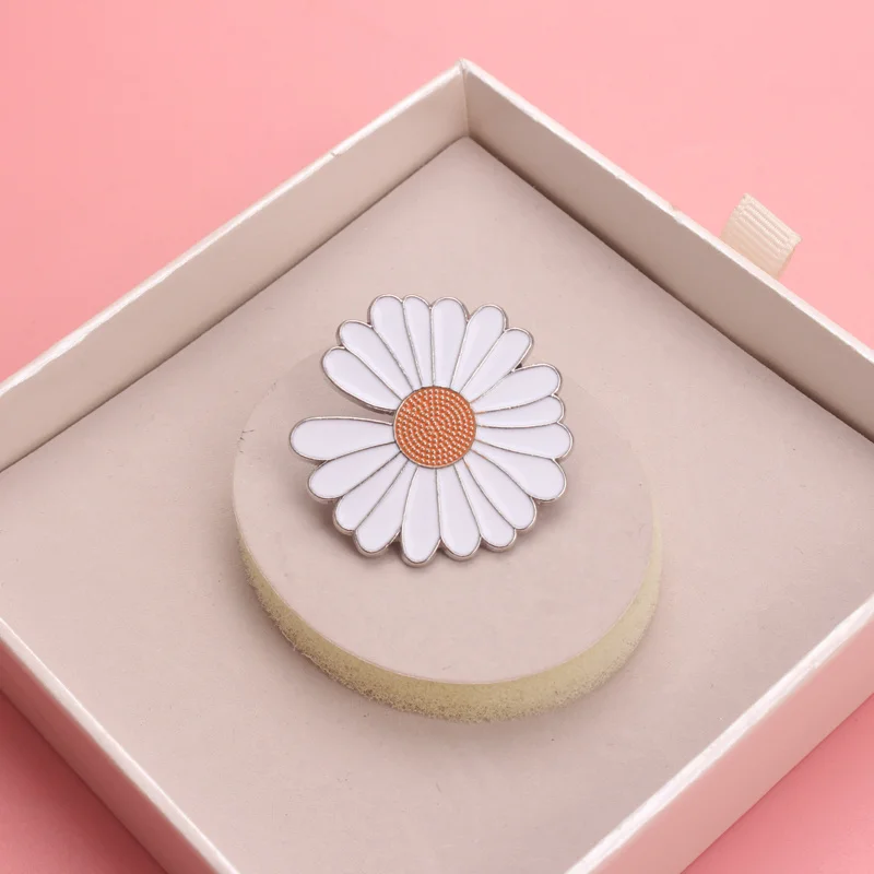 Alfiler esmaltado margaritas – Broche floral para vestir - imagen 2