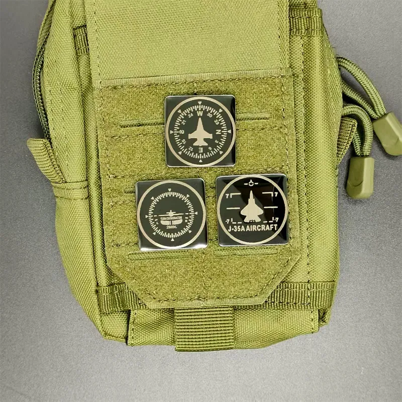 Parche táctico metálico hecho a mano para ropa y mochilas - imagen 3
