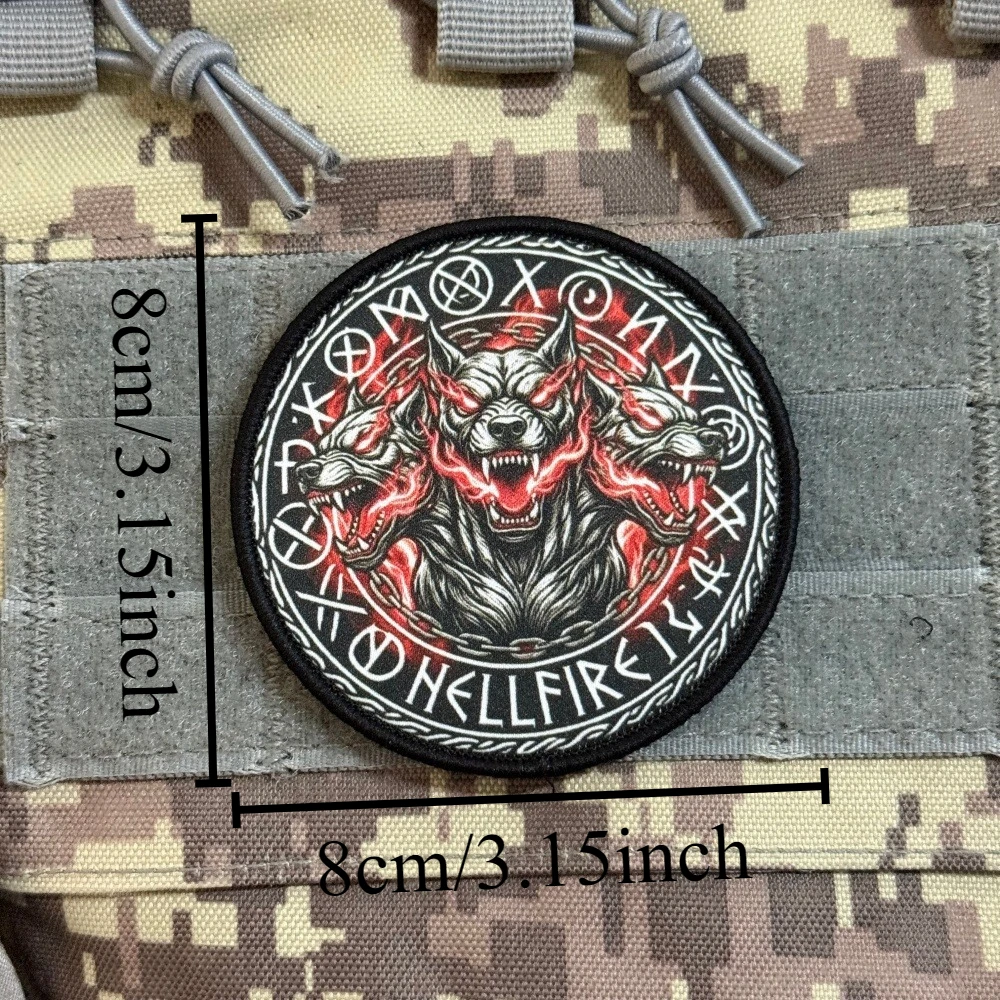 Parche Táctico Hellhound Runas Nórdicas con Velcro – Morale Tres Cabezas - imagen 2