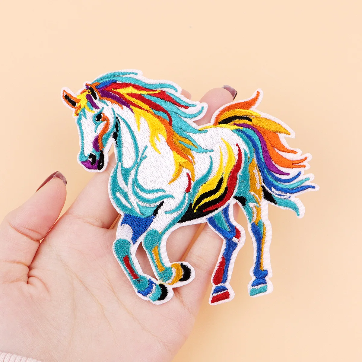 Parche termoadhesivo bordado caballo colorido para ropa–Costura - imagen 4
