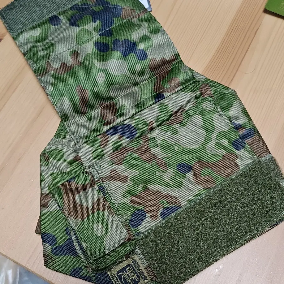 Brazalete táctico impermeable nylon camuflaje moteado - imagen 4