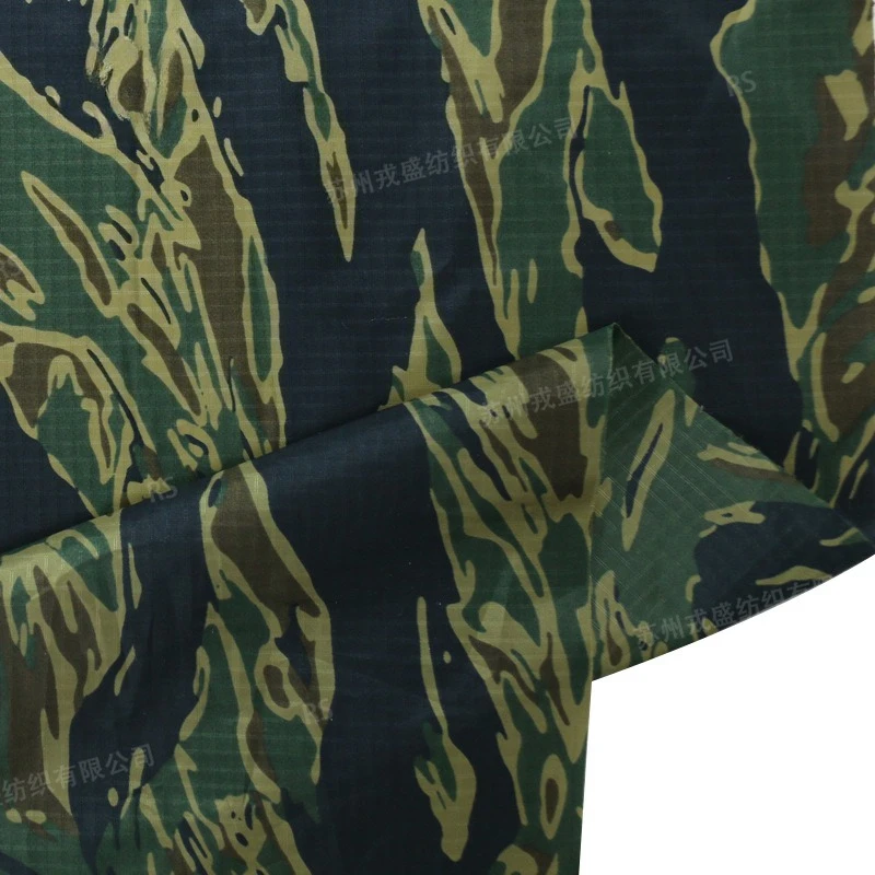 Tela camuflada para confección