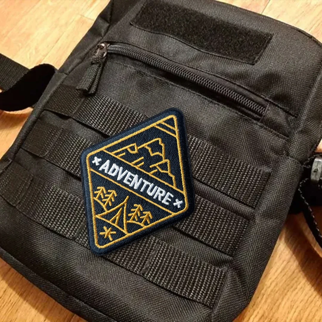 Parche bordado aventura montaña tierra salvaje con velcro mochila - imagen 5