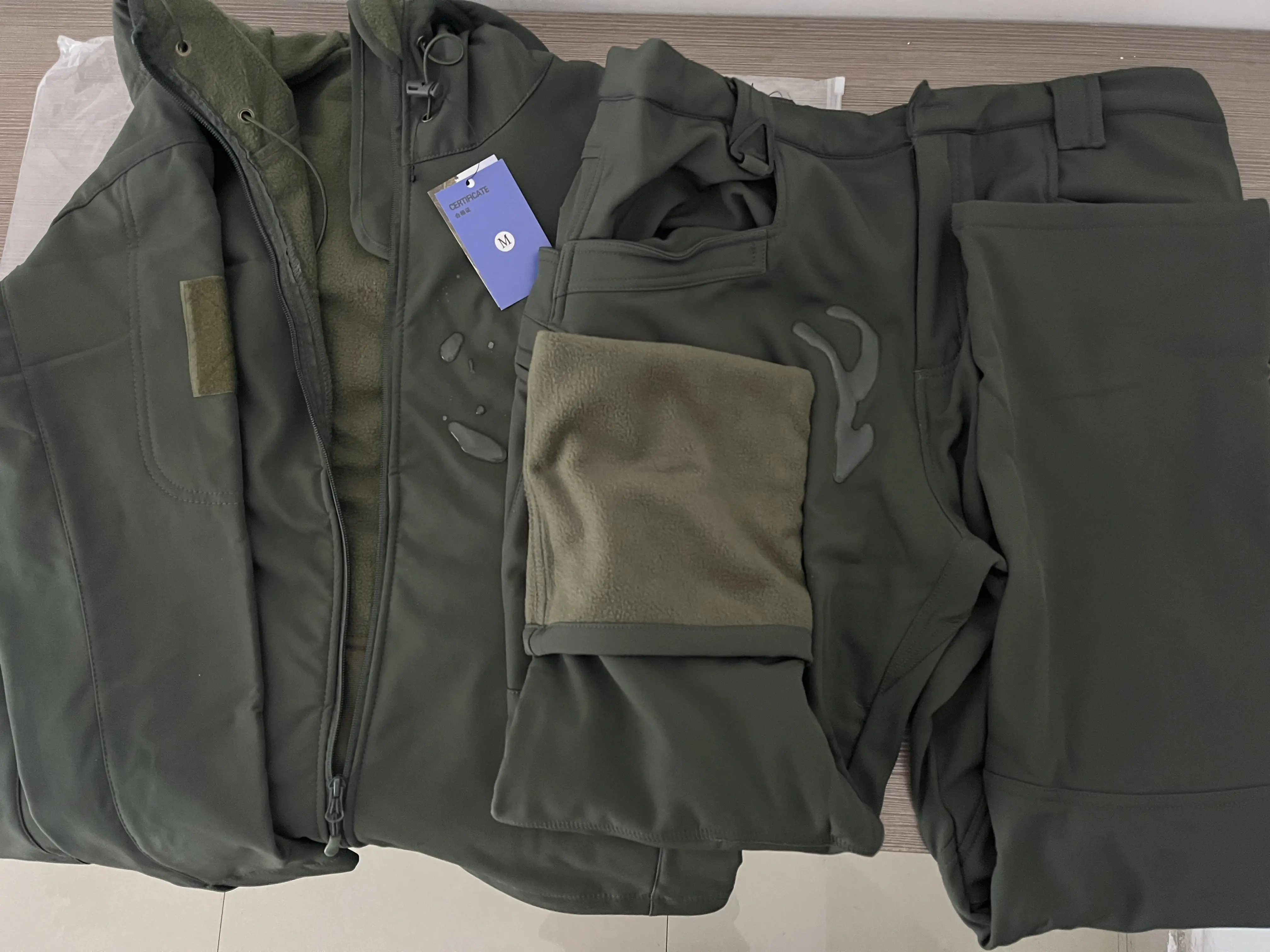 Chaqueta softshell táctica impermeable con capucha para senderismo - imagen 3