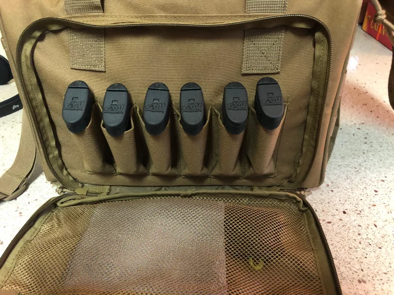 Bolsa táctica tipo schoudertas con diseño robusto