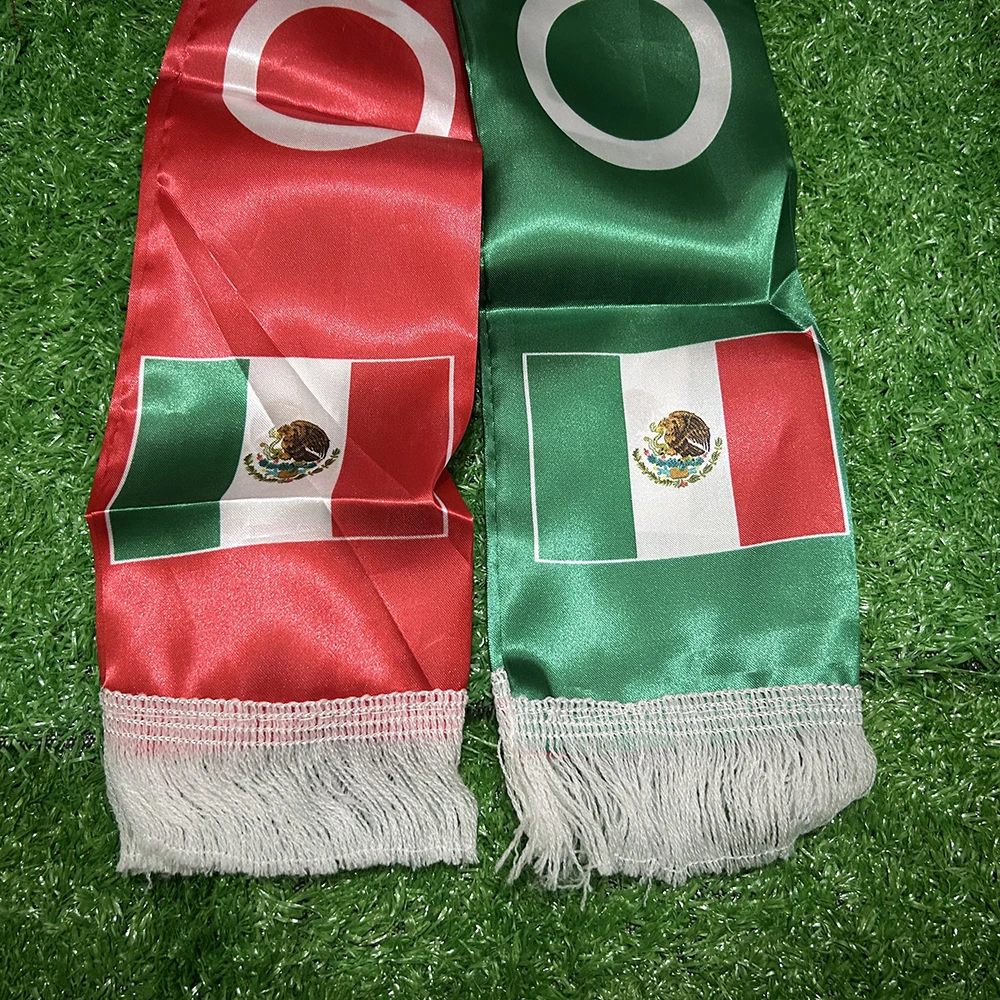 Bufanda outdoor México satén doble cara con borlas, fútbol y eventos - imagen 4
