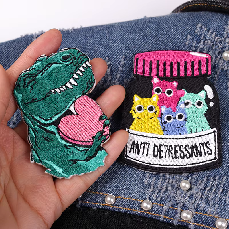 Parche bordado termoadhesivo de gato dinosaurio – Parches para planchar y coser DIY - imagen 3