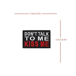 Parche bordado KISS ME con cita divertida, gancho y bucle DIY