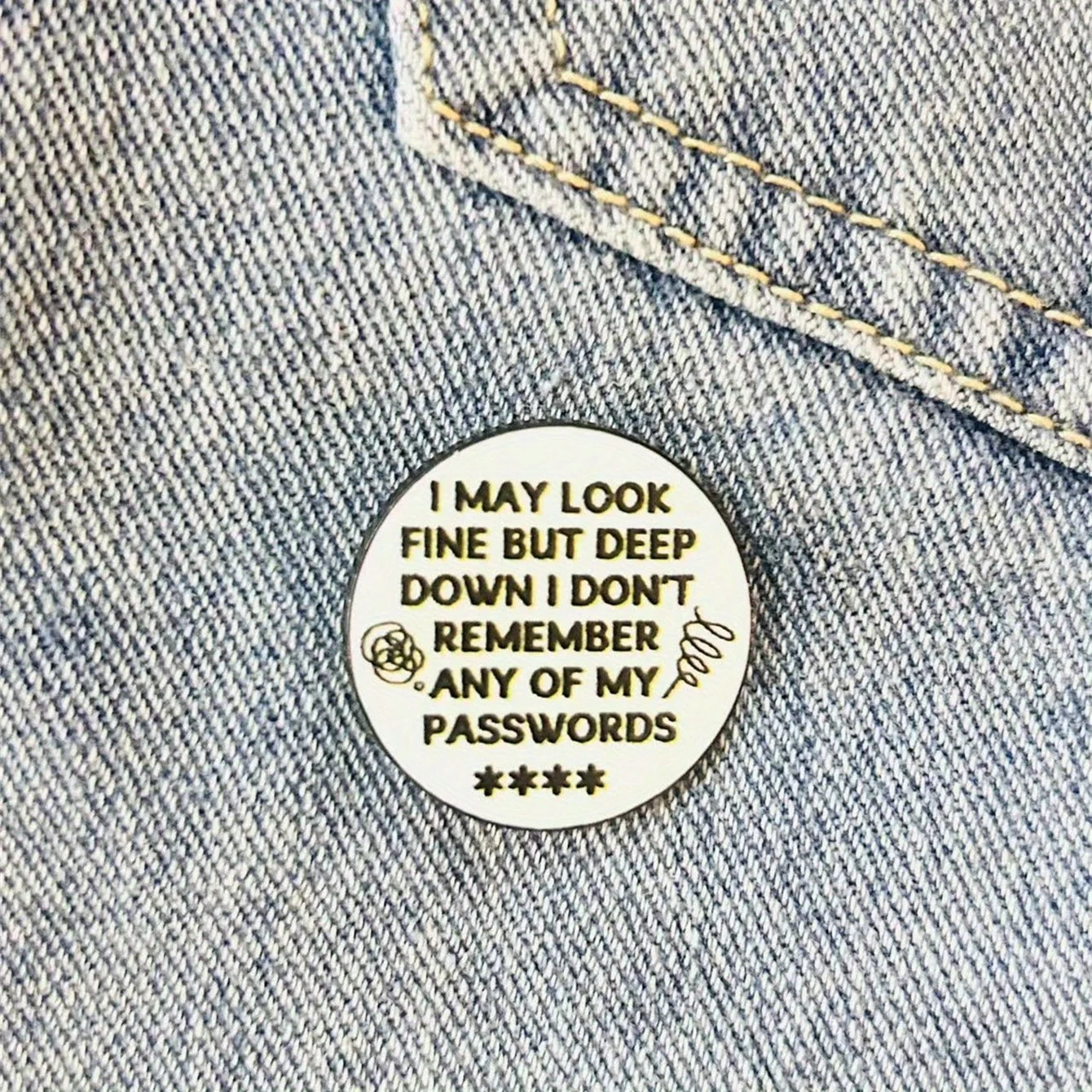 Broche con texto divertido mujer, accesorio para bolso