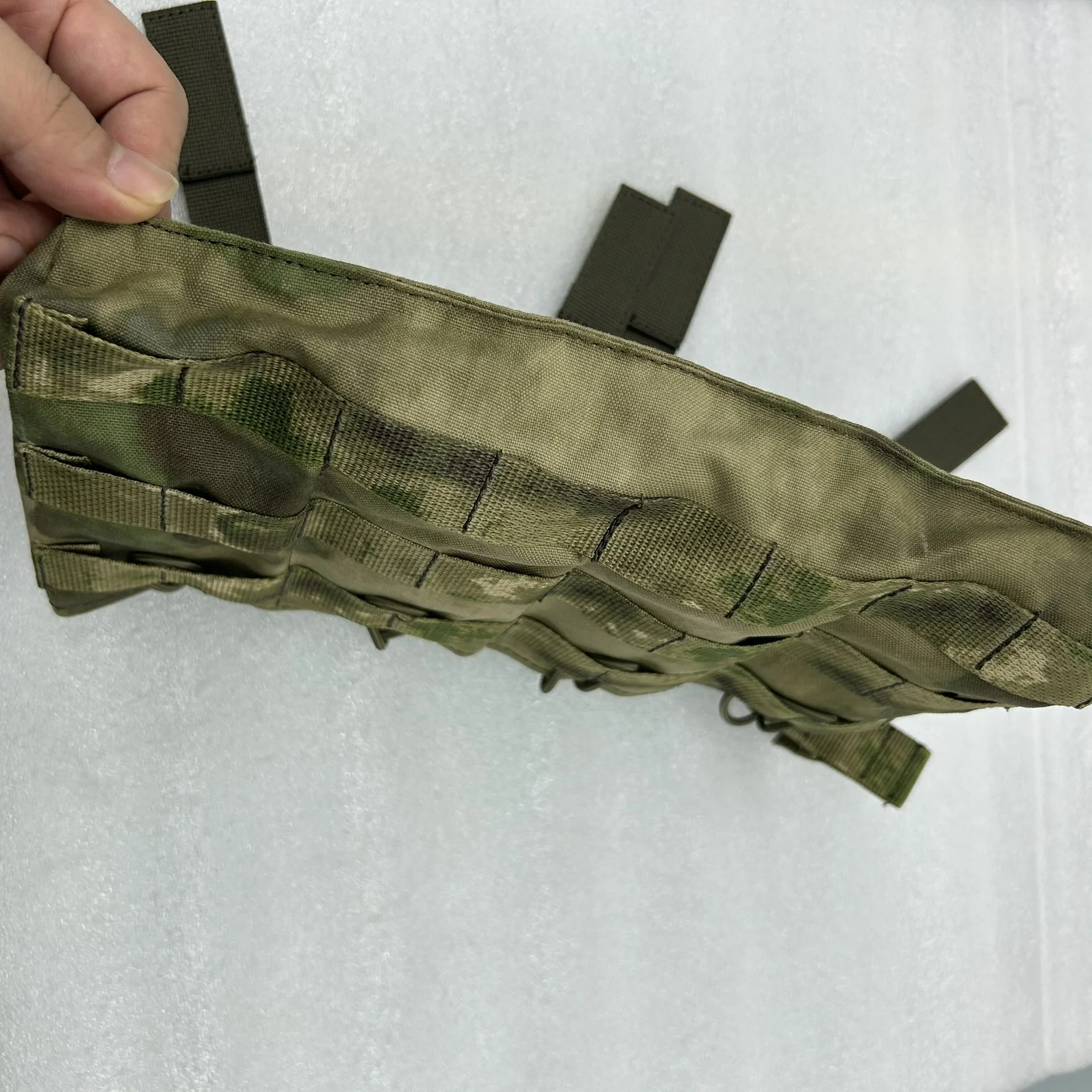 Compatibilidad con sistema Molle y cinturón táctico