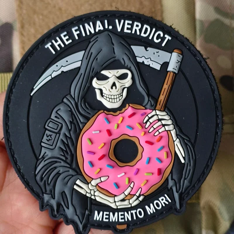 Parche táctico PVC MEMENTO MORI calavera donut con gancho bucle - imagen 2