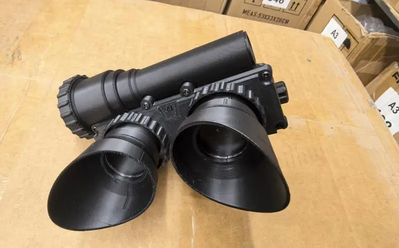 Casco táctico con visión nocturna montada en la cabeza para exteriores