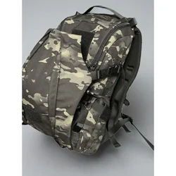Mochila táctica con compartimento de expansión multifuncional casco