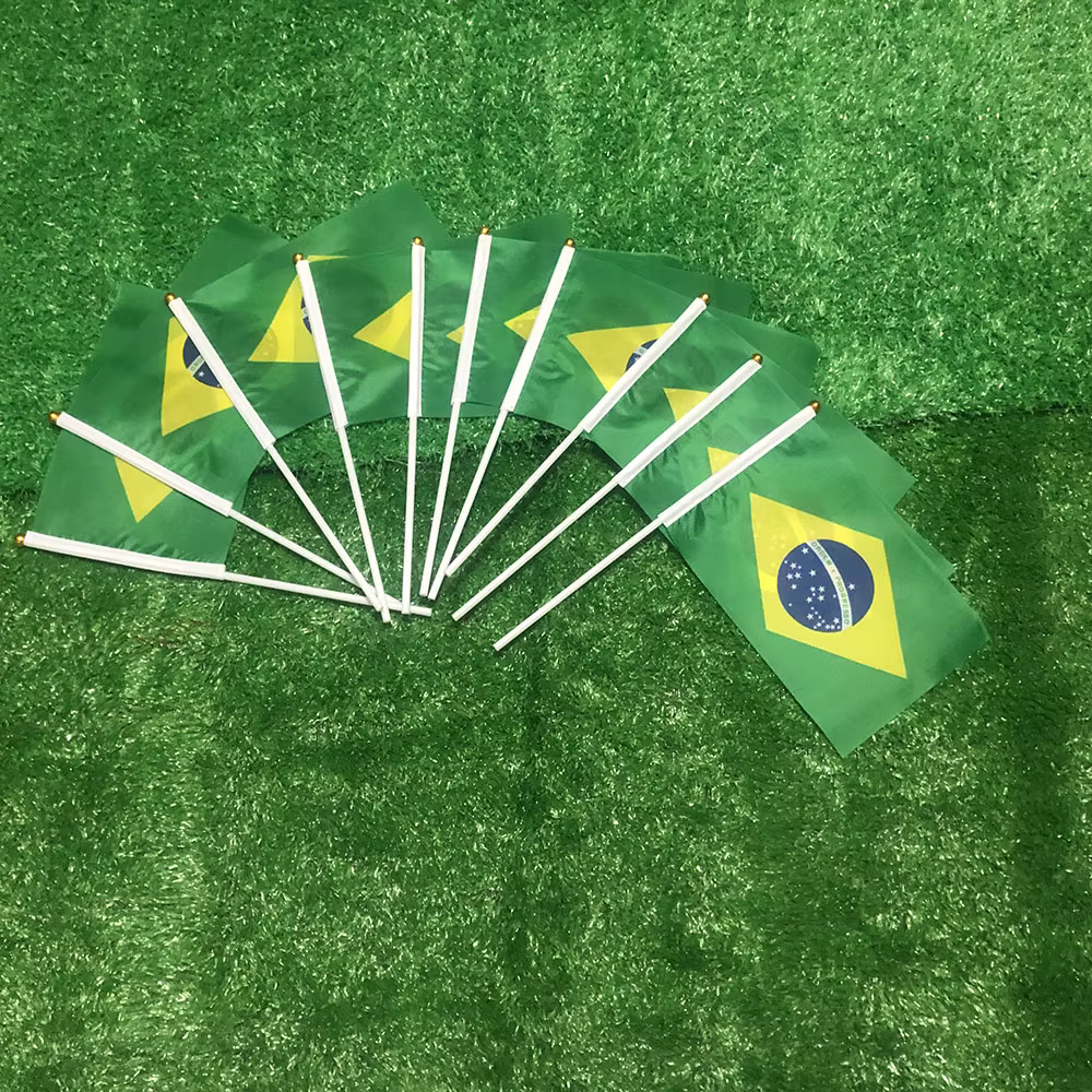 Bandera de Brasil con asta de plástico para agitar - imagen 2