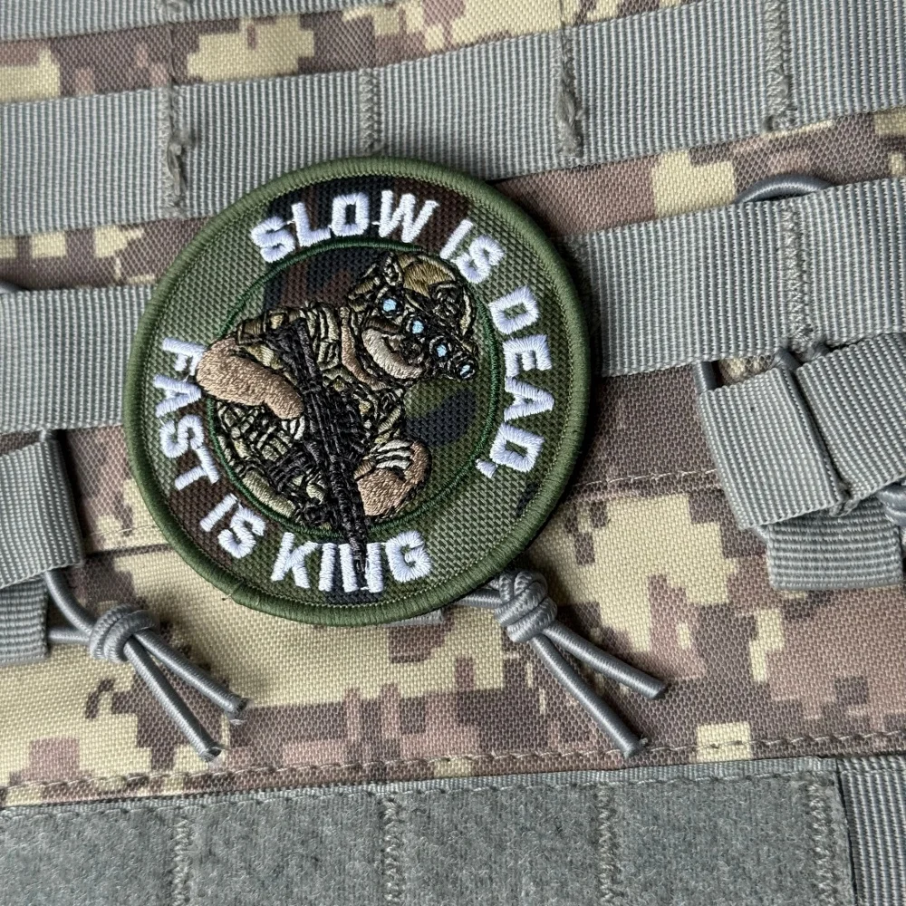 Parche táctico velcro con frase Slow Is Dead Fast Is King y perezoso - imagen 5