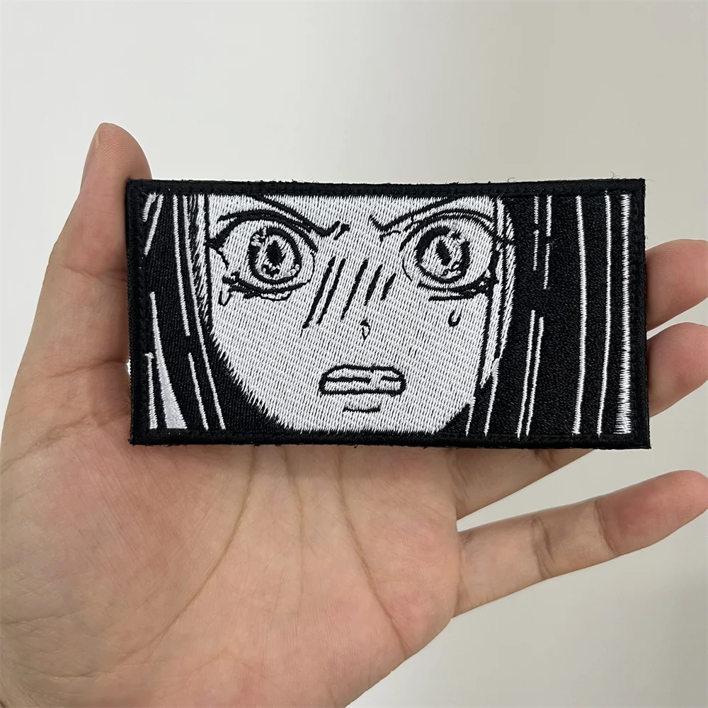 Parche bordado anime japonés ojos de niña - gancho y bucle para ropa