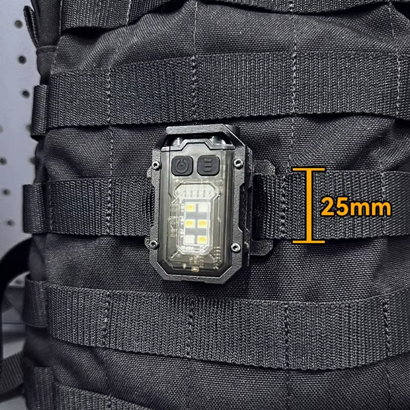 Linterna táctica EDC recargable USB con clip y sistema MOLLE - imagen 3