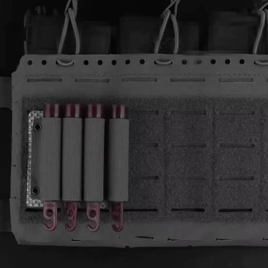 Funda ligera para barritas luminosas con sistema MOLLE - imagen 3