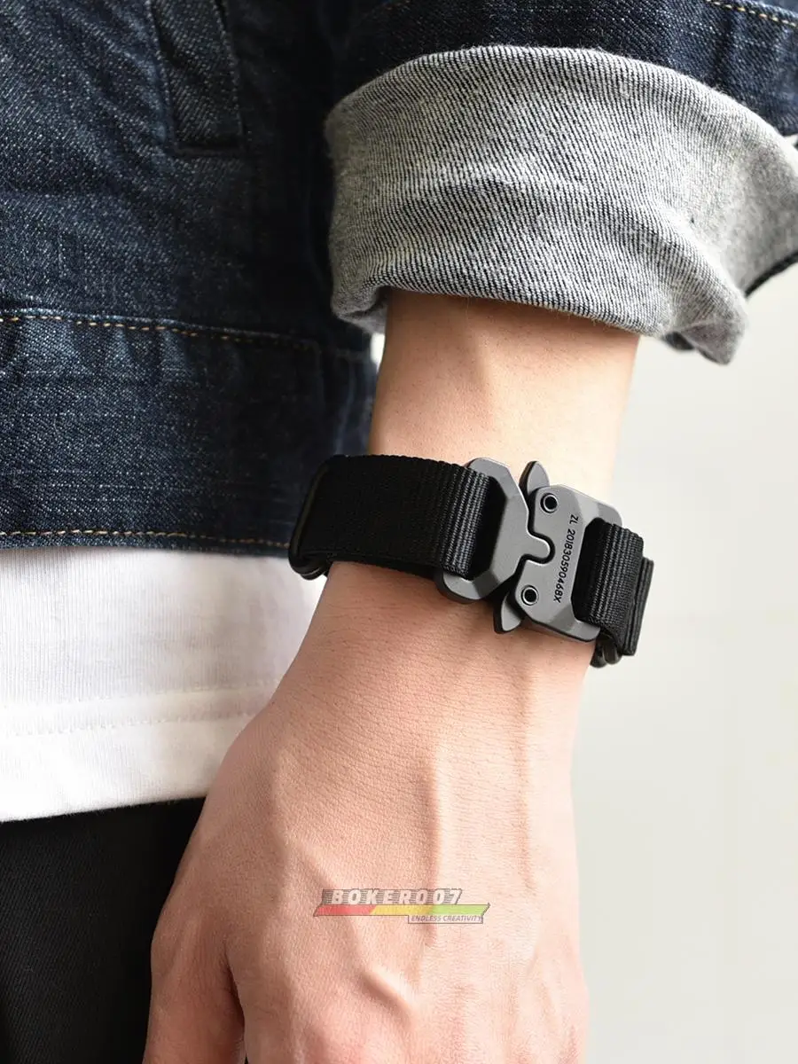 Pulsera táctica de paracord resistente al viento y oscuro
