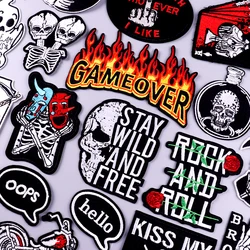 Parche táctico calavera punk termoadhesivo