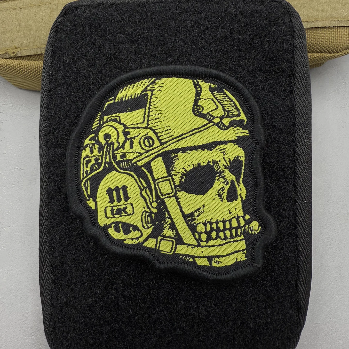 Parche con calavera para ropa y mochila