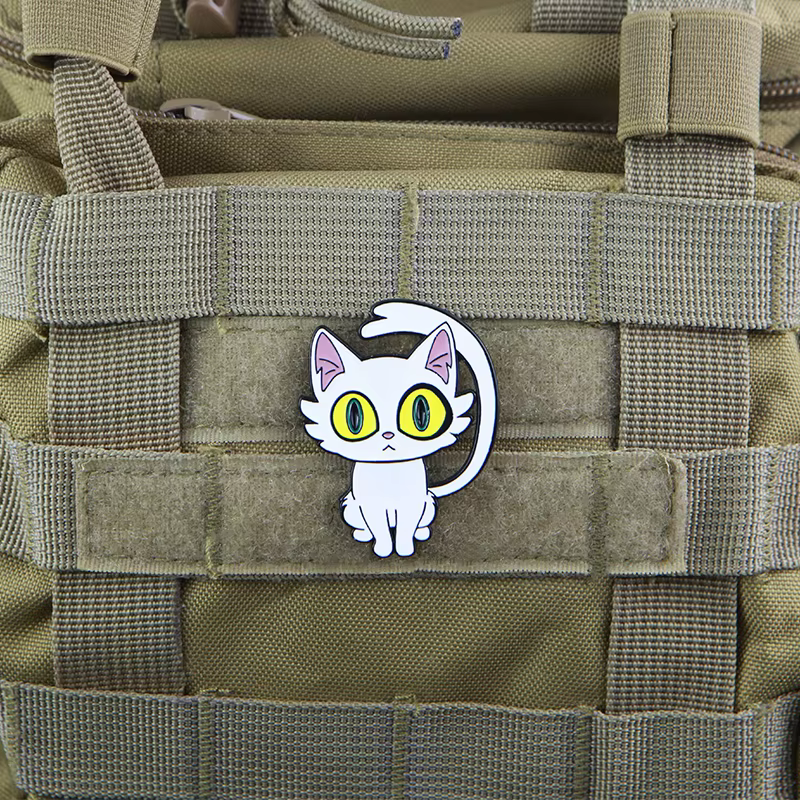 Parche metal gato blanco táctico con gancho para chaleco o chaqueta - imagen 4