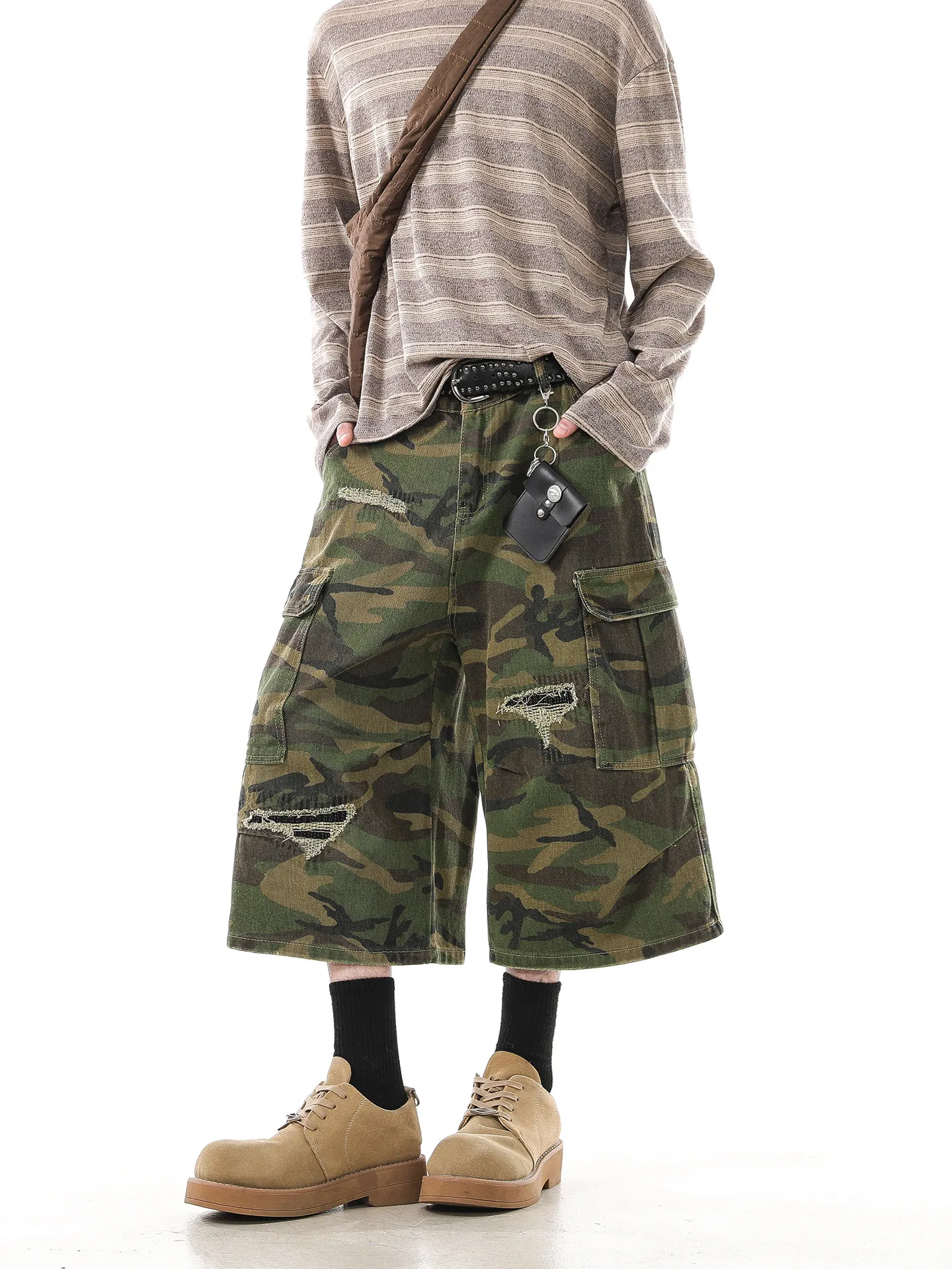 Bermudas tácticas camuflaje con parches desgastados hombre - imagen 3