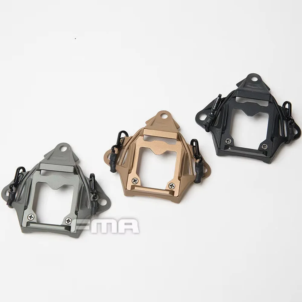 Detalle del adaptador NVG TB1313 con fijación elástica
