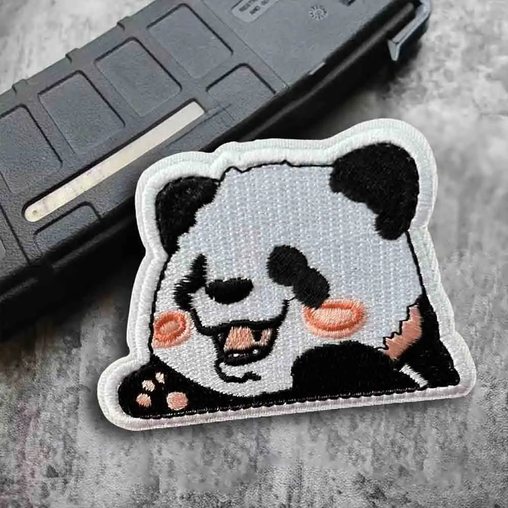 Parches bordados con detalle del panda