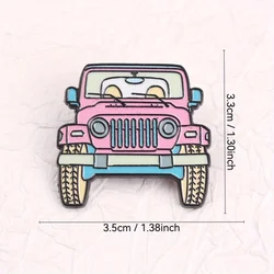 Pin esmaltado Jeep rosa ojos antropomórficos para mochila