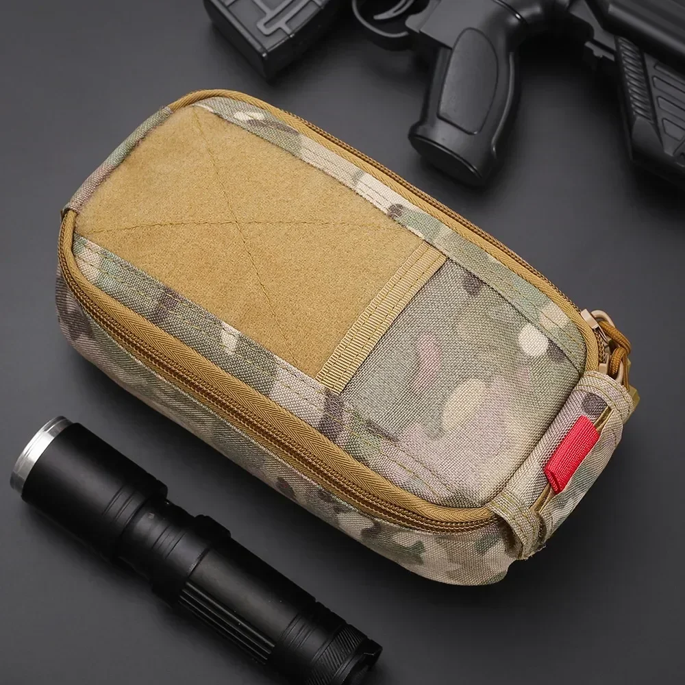 Bolsa táctica compacta con diseño micro MOLLE