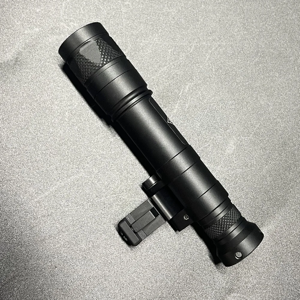 Linterna táctica para rifle LED estroboscópica blanca de caza - imagen 4