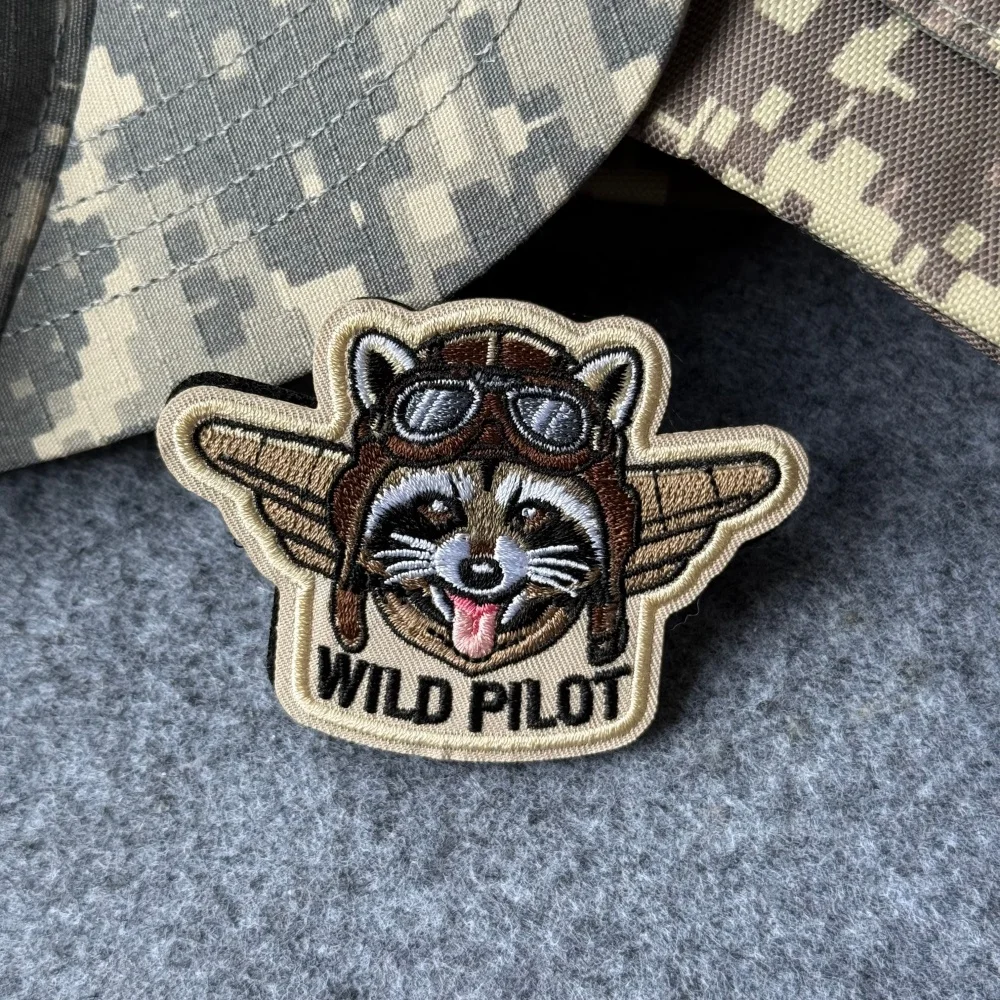 Parche táctico WILD PILOT bordado mapache gancho y bucle ropa